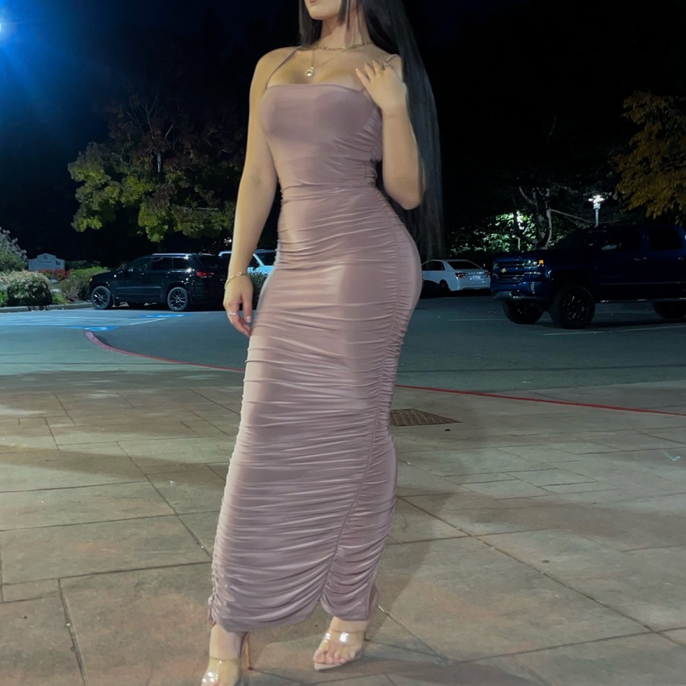 Long dress scrunch butt